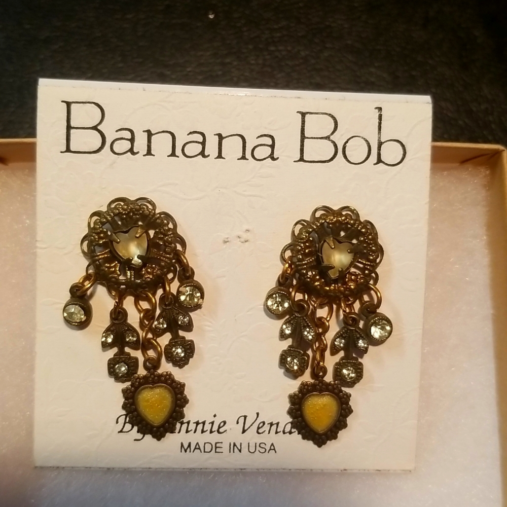 Vintage banana bob earring